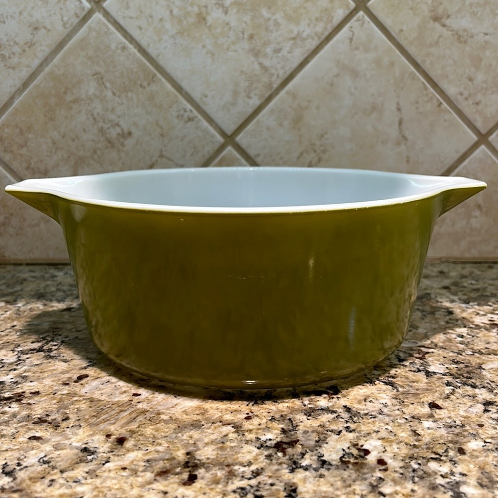 PYREX Verde green  #475 2.5 quart casserole dish